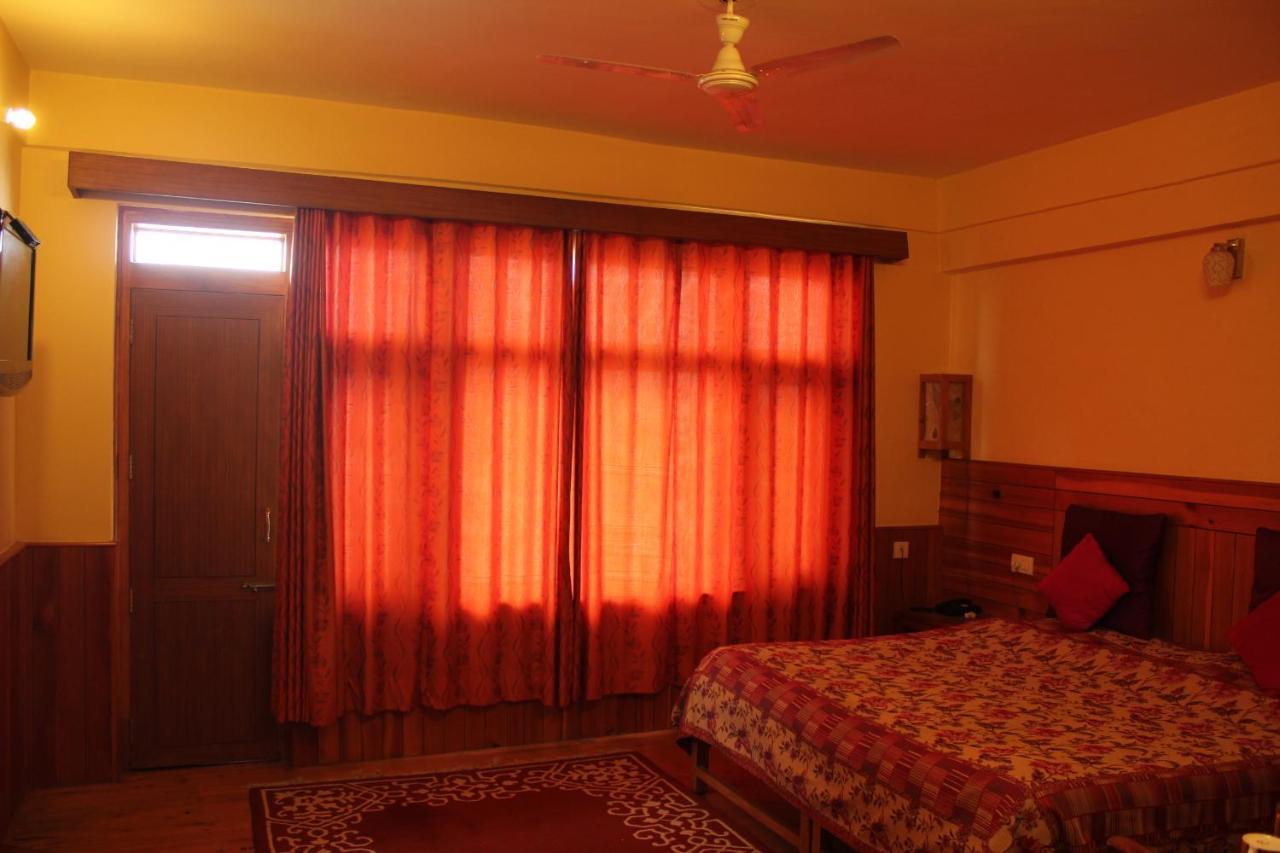 Pema Thang Hotel คางกรา ภายนอก รูปภาพ