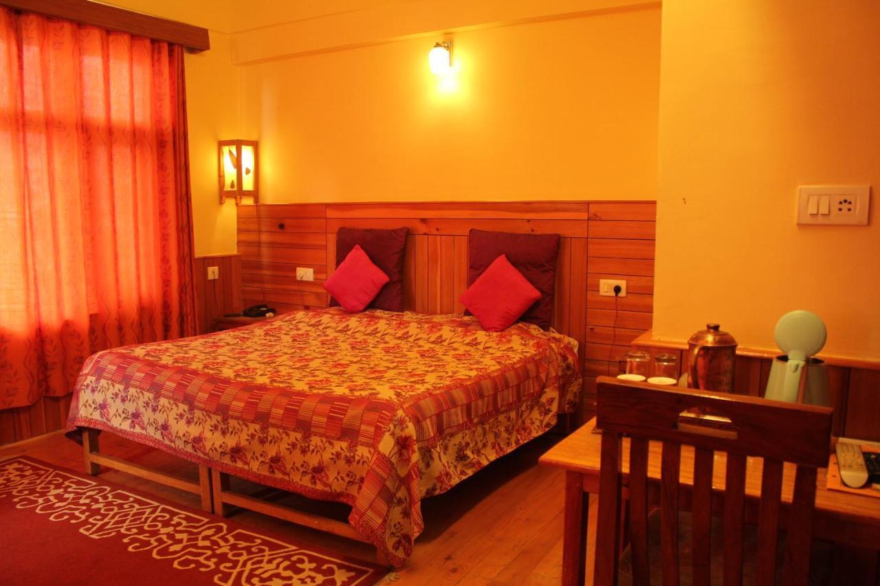 Pema Thang Hotel คางกรา ภายนอก รูปภาพ