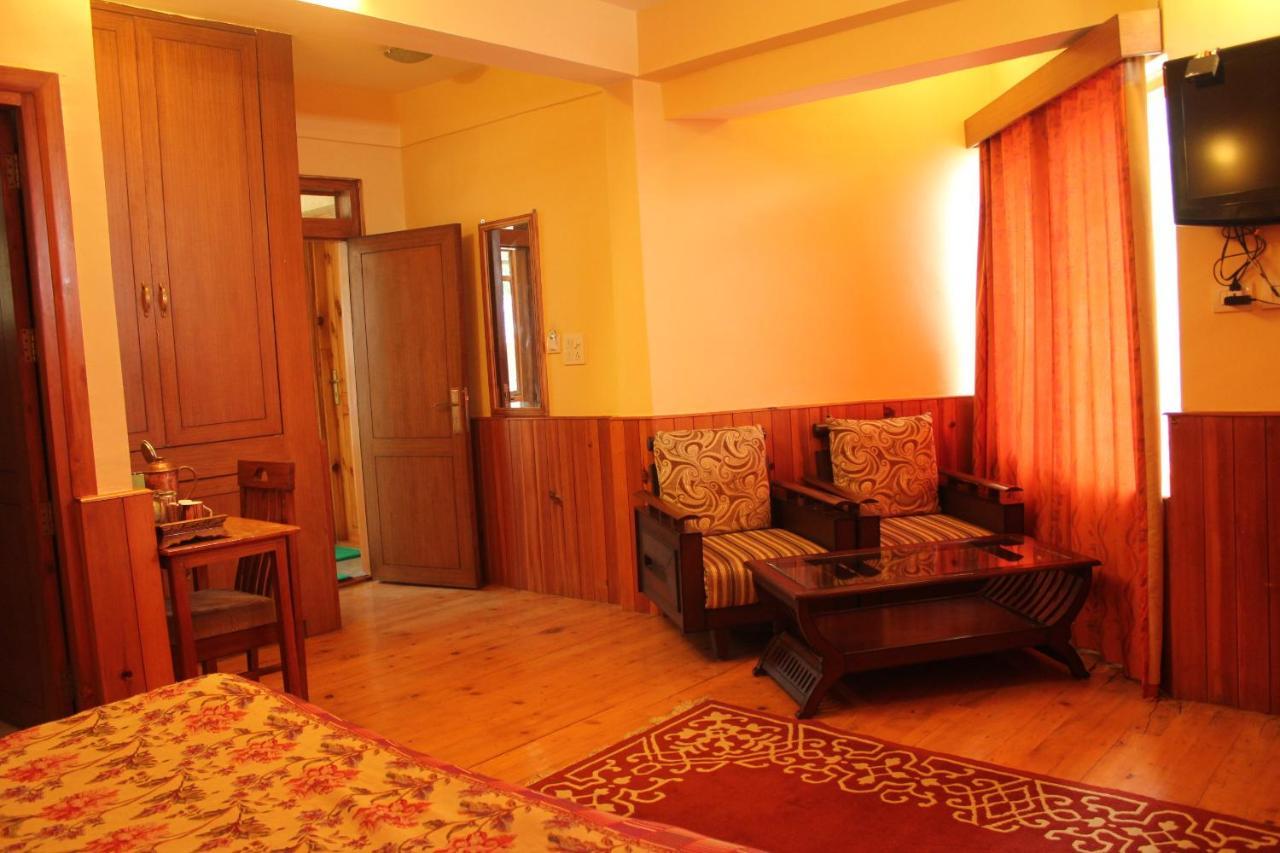 Pema Thang Hotel คางกรา ภายนอก รูปภาพ