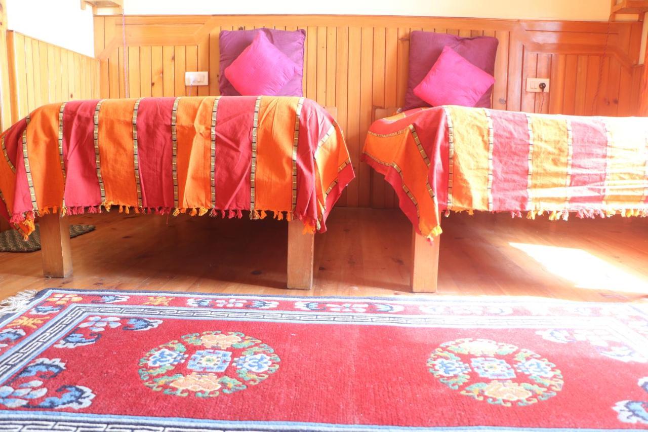 Pema Thang Hotel คางกรา ภายนอก รูปภาพ